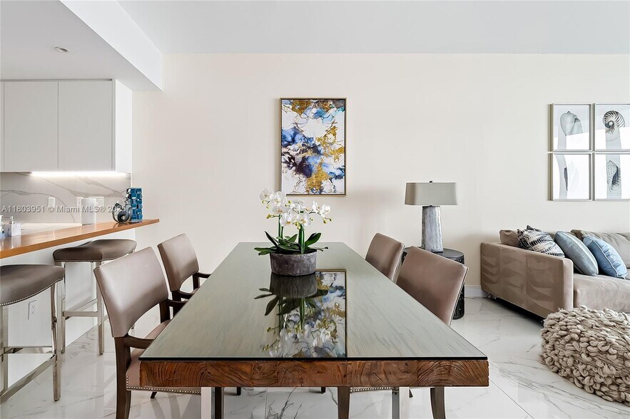Building Photo - 15701 Collins Ave