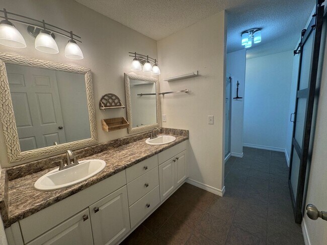 Building Photo - West Pensacola - Emerald Shores - 3 bedroom, 2 bathroom with enclosed sunroom