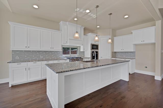 Building Photo - 2600 Fairhill Ln