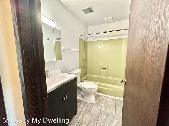 Building Photo - 2 br, 1.5 bath House - 11958 W Mill Rd. #16