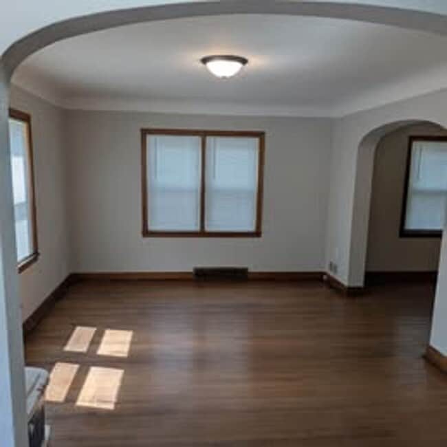 Building Photo - House for Rent