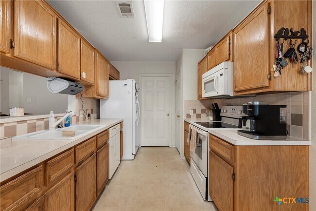 Building Photo - 3900 Frigate Dr