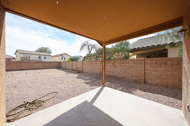 Building Photo - 12447 W El Nido Ln