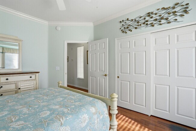 Building Photo - 34 Coburn Dr E