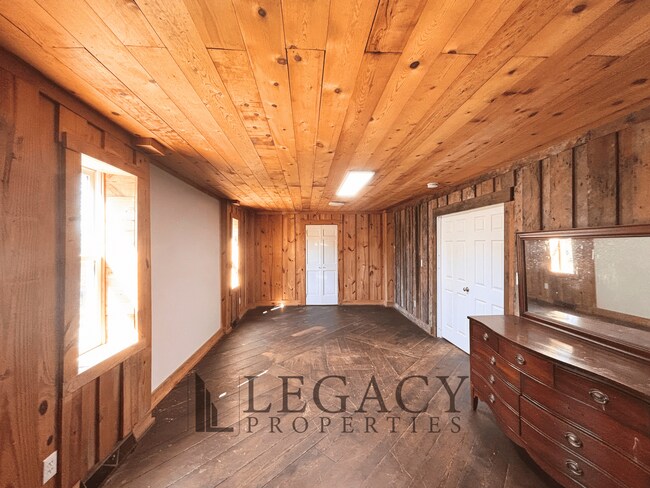 Building Photo - Scuffletown