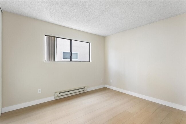 Building Photo - 2228 Lincoln Ave