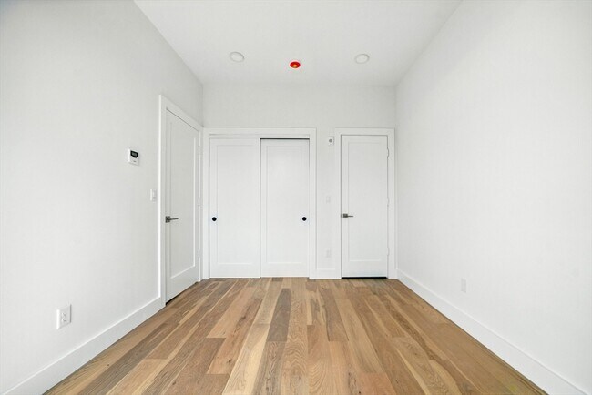 Building Photo - 38 Hichborn St