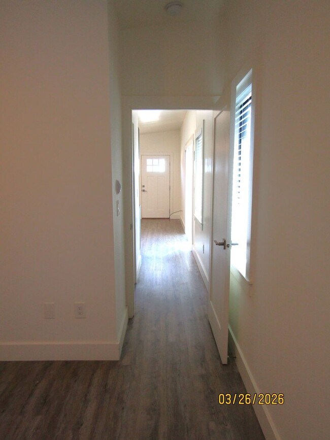 Building Photo - 6127 Old Redwood Hwy