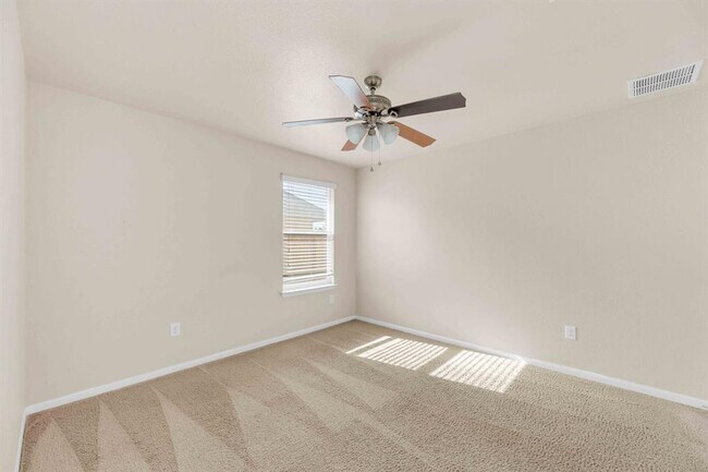 Building Photo - 18125 Ryegate Dr