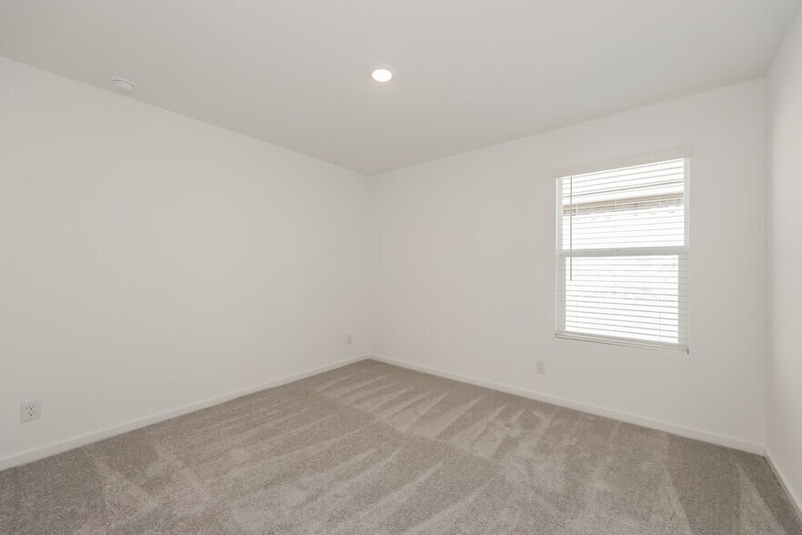 Building Photo - 1715 Crossbill St