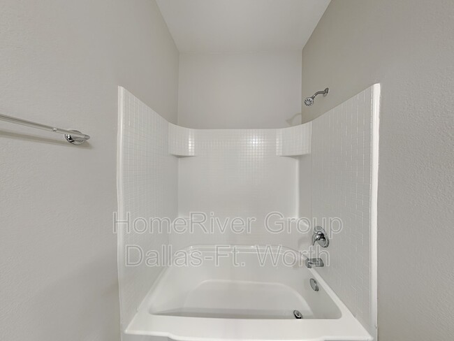 Building Photo - 424 Dove Creek Ln