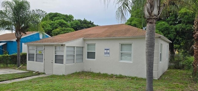 Primary Photo - 632 W 2nd St