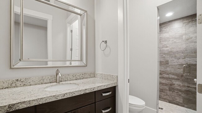 Building Photo - Luxurious Herriman 6 Bed with Indoor Court, Theater & Stunning Views!!!
