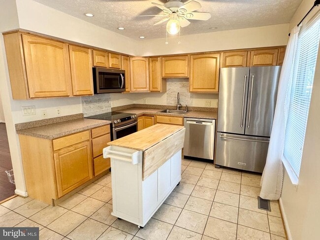 Building Photo - 105 Staunton Ct