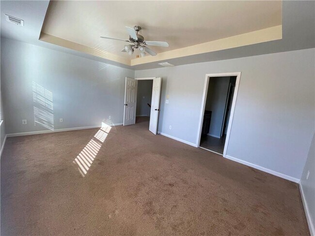 Building Photo - 2575 Maple Leaf Terrace