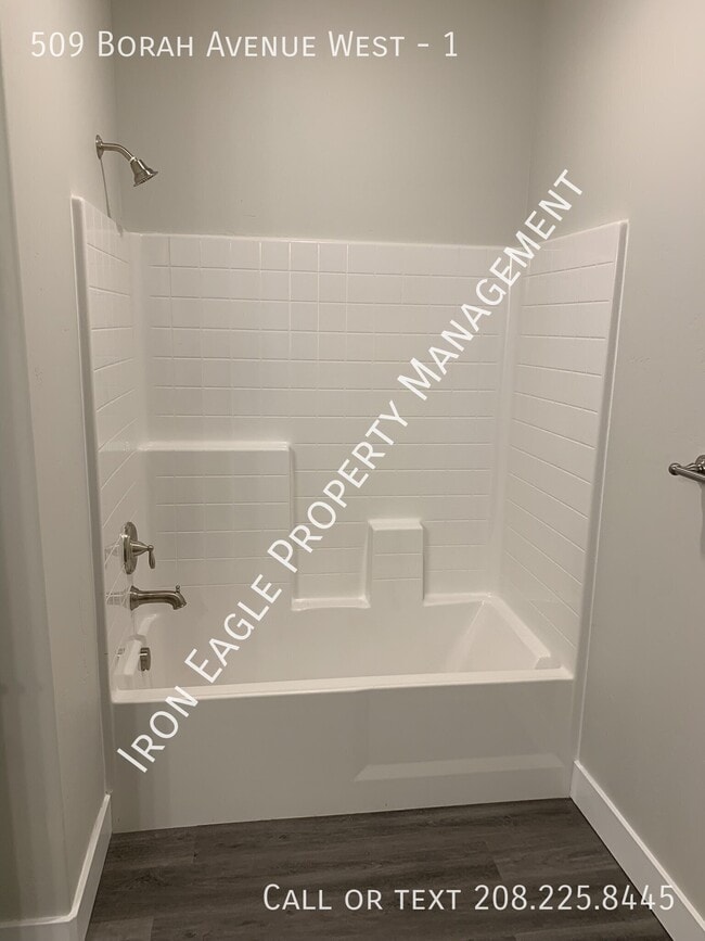Building Photo - 509 Borah Ave W