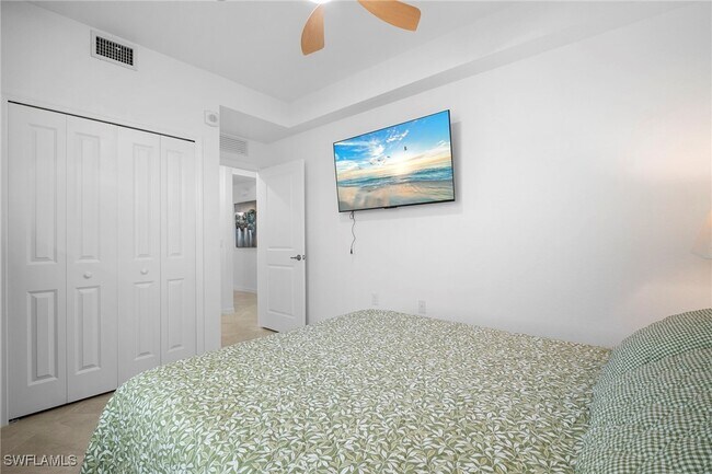 Building Photo - 15345 Grn Acrs Ave