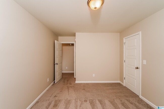 Building Photo - 2554 Summit Park Rd