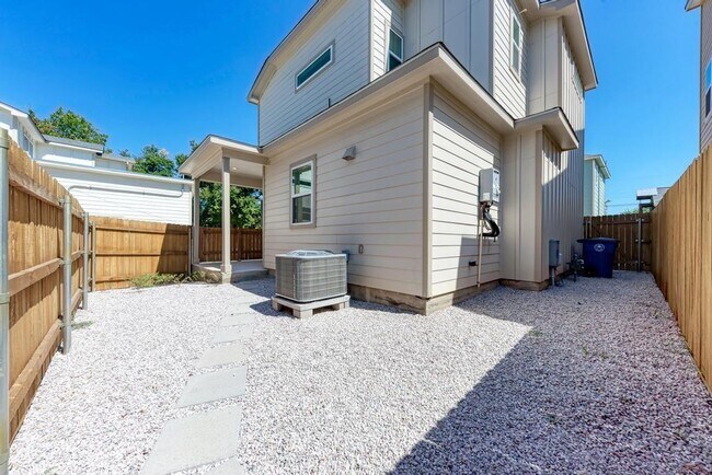 Building Photo - 7714 Watson St