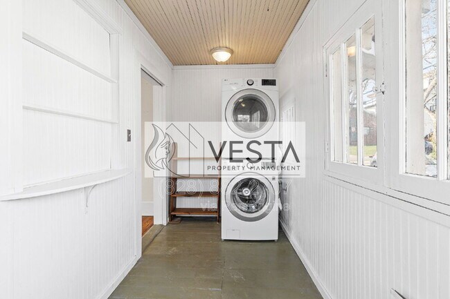 Building Photo - 114 Richmond Ave