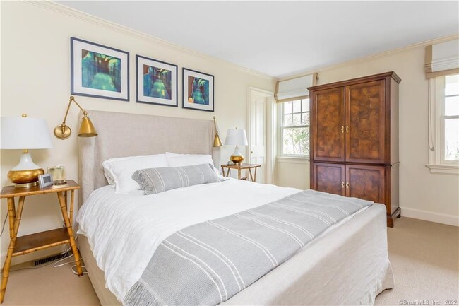 Building Photo - 6 Searles Rd