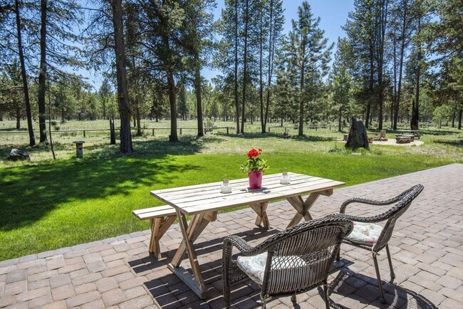 Building Photo - Available Until April 2026  |  Short Term Lease