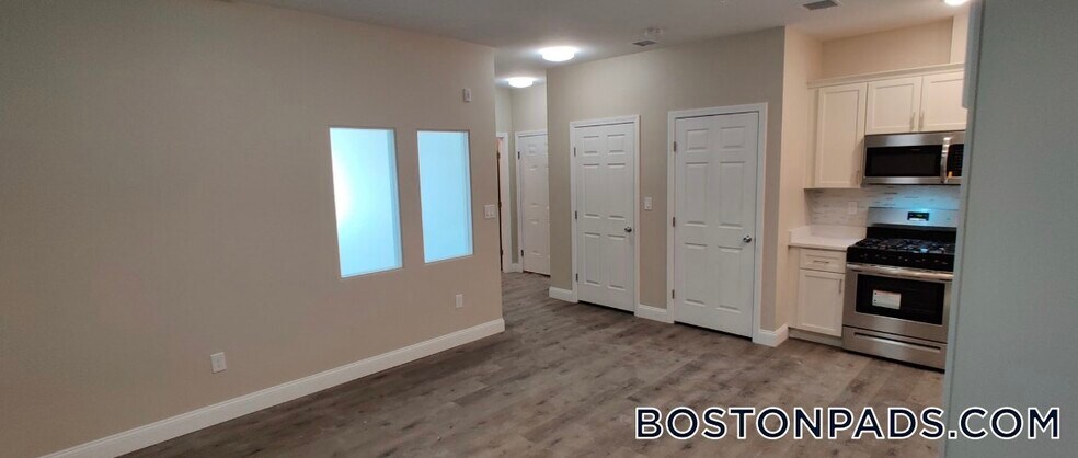 Building Photo - 191 N Common St