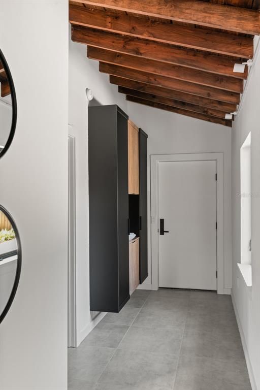 Building Photo - 870 Carver St