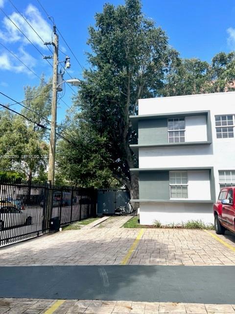 Building Photo - 541 NE 62nd St