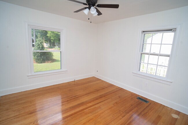 Building Photo - 1114 8th Ave