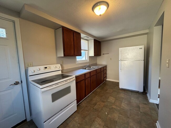 Building Photo - Single Family Home - Short Term Lease Avai...