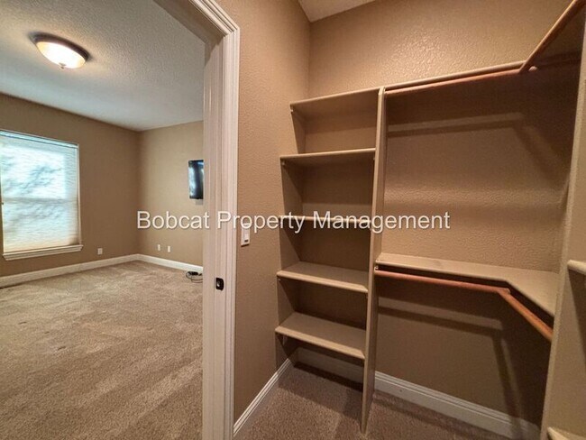Building Photo - 1360 Turner Ct