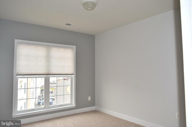 Building Photo - 2251 Oberlin Dr