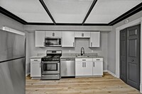 Building Photo - Gorgeous 4 bedroom home in Pittsburgh avai...