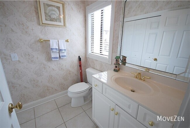 Building Photo - 111 Spencer Farlow Dr-