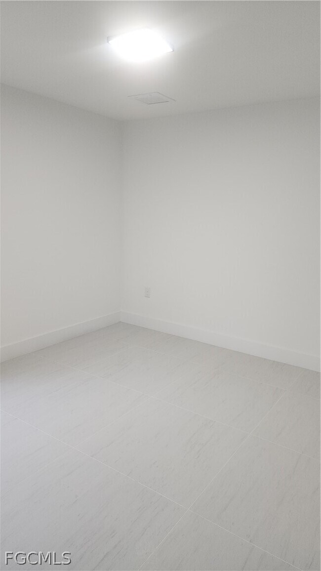 Building Photo - 219 Bell Blvd