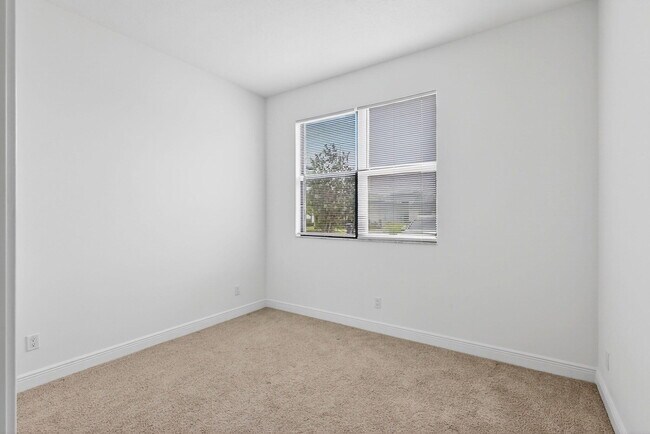 Building Photo - 11344 SW Pietra Wy