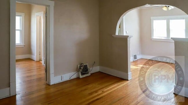 Building Photo - Comfortable 1 Bedroom/1 Bathroom/Aksarben-Elmwood Park| $300 off Dep