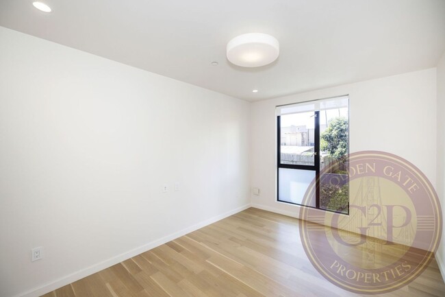 Building Photo - Mission - 2 BR, 2 BA Condo 1,322 Sq. Ft. -...