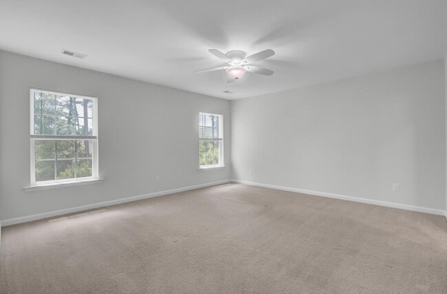 Building Photo - 131 Lakestone Rd