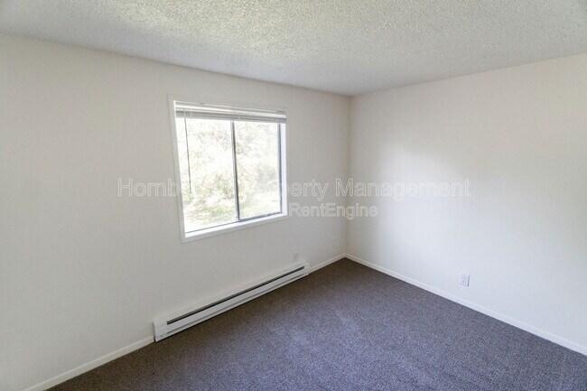 Building Photo - 2618 S Blake Rd