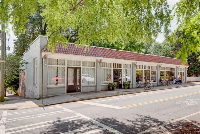 Building Photo - 746 United Ave SE