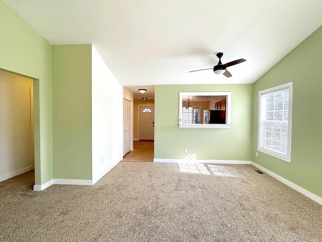 Building Photo - 460 Fox Ln