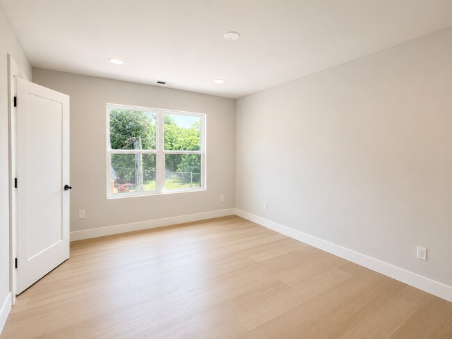 Building Photo - 12 Chicora Ave