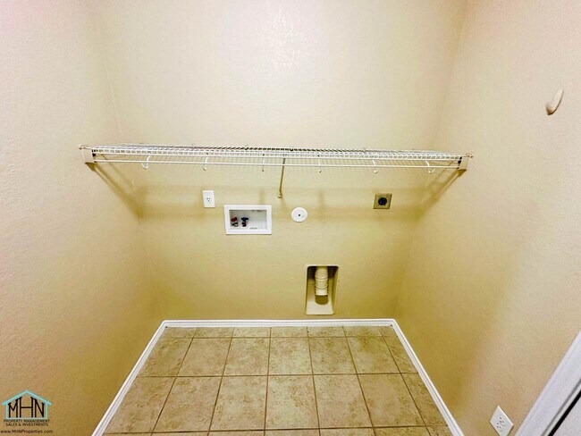 Building Photo - Beautiful and Well-maintained 3-Bedroom 2-bath Home Near Lackland AFB!