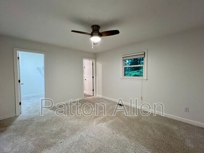 Building Photo - 9 Ravenwood Ln