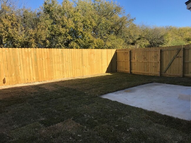 Building Photo - Town home for rent