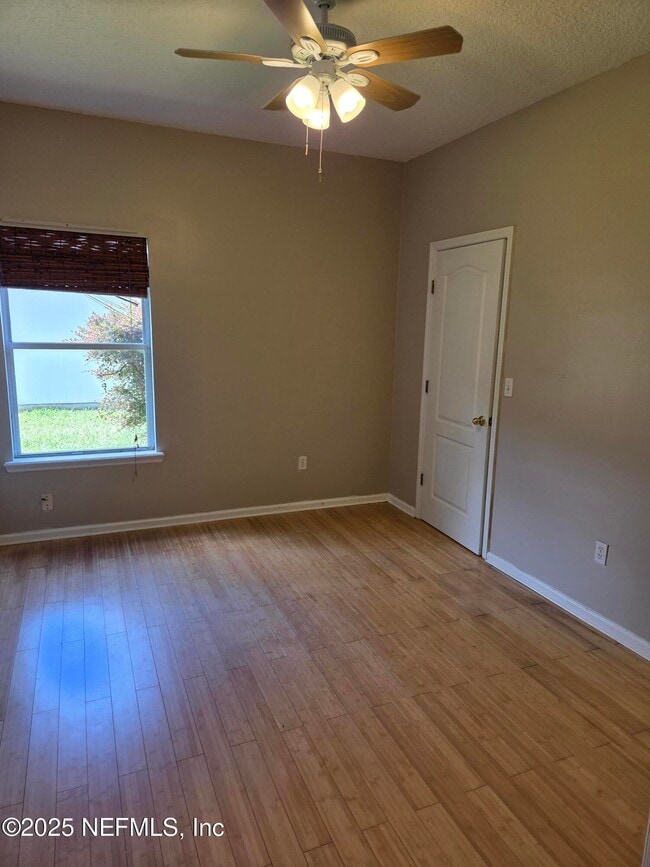 Building Photo - 1042 Drakefeather Dr