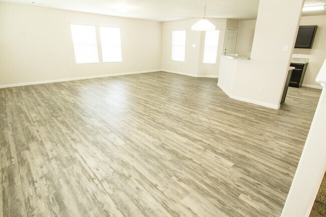 Building Photo - 820 Canton Grass Ln