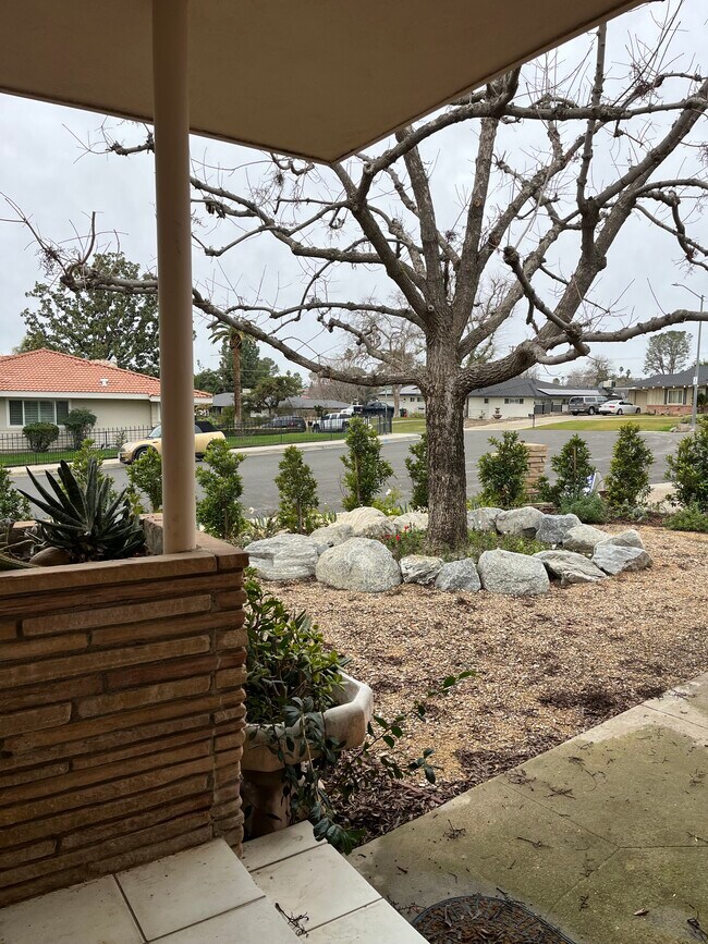 Building Photo - 5273 Montecito Dr